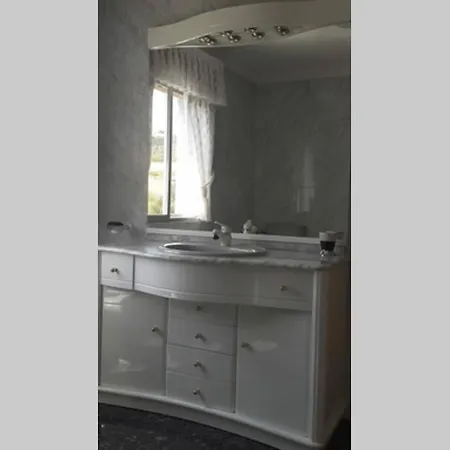 Casa Con Piscina Climatizada Y Barbacoa Vakantiehuis *