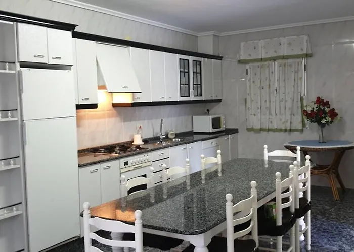 Nyaraló Casa Con Piscina Climatizada Y Barbacoa Freixido
