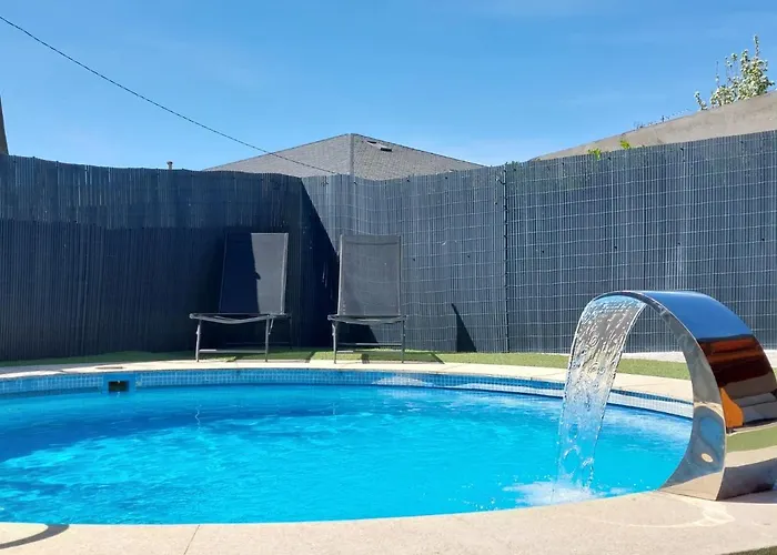 Casa Con Piscina Climatizada Y Barbacoa Nyaraló Freixido